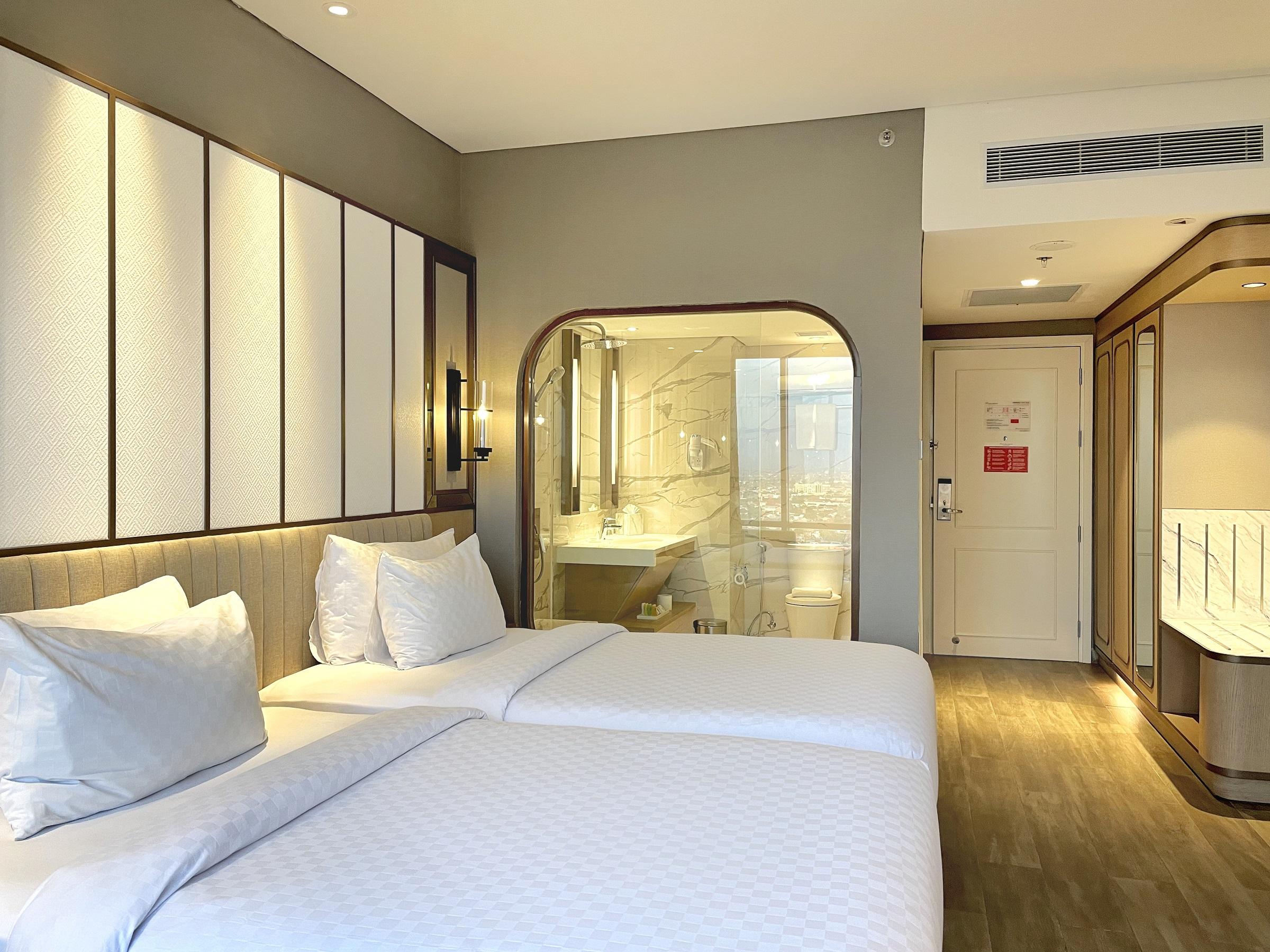 Swiss-Belhotel Solo Exterior photo