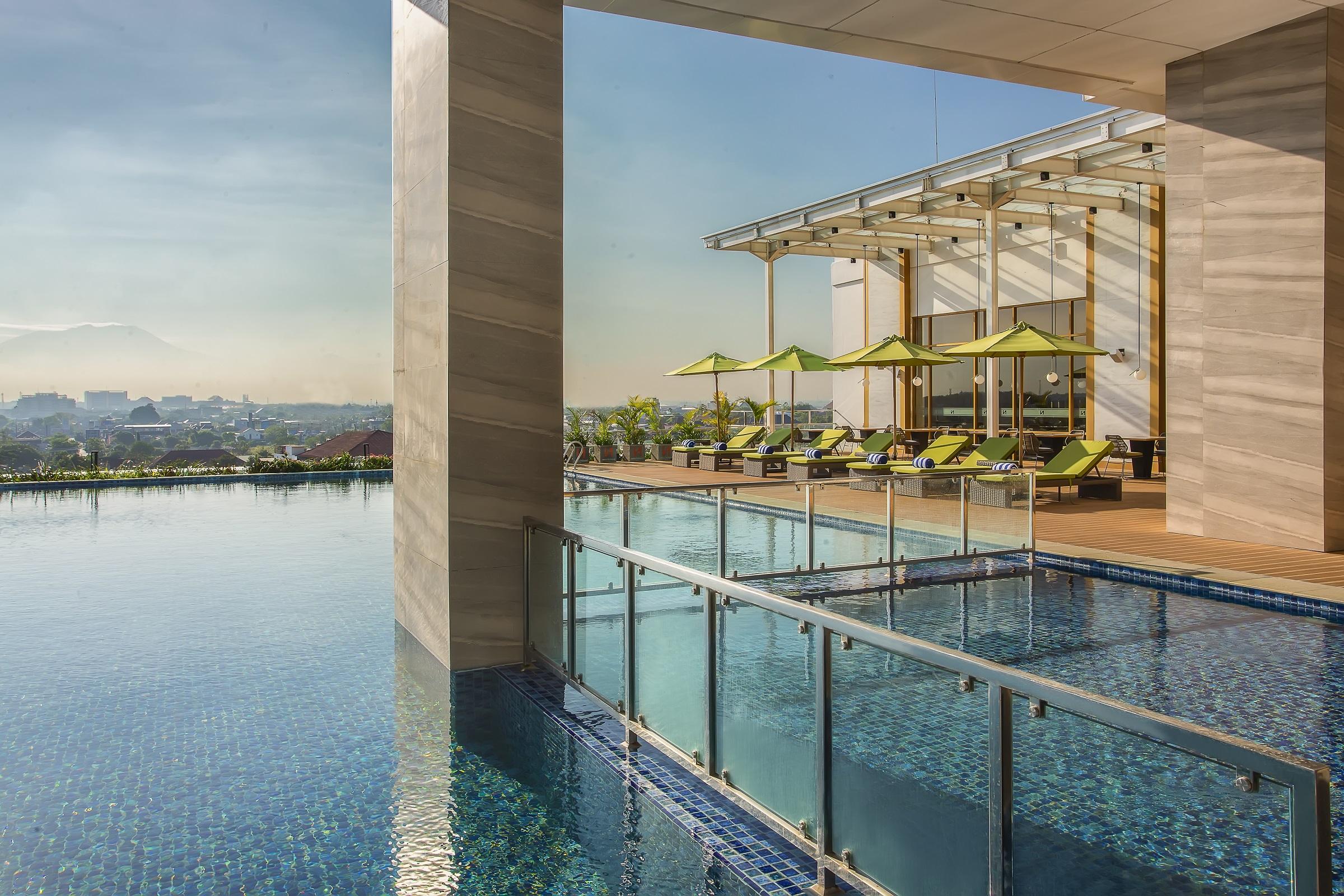 Swiss-Belhotel Solo Exterior photo